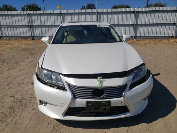 2015 LEXUS ES 300h