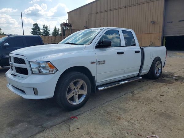2017 RAM 1500 ST QUAD CAB 4X2