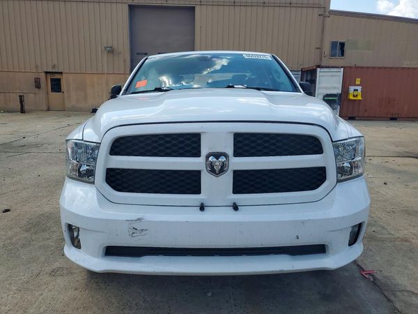 2017 RAM 1500 ST QUAD CAB 4X2