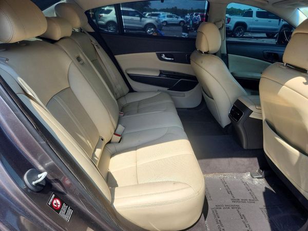 2016 KIA K900 Premium