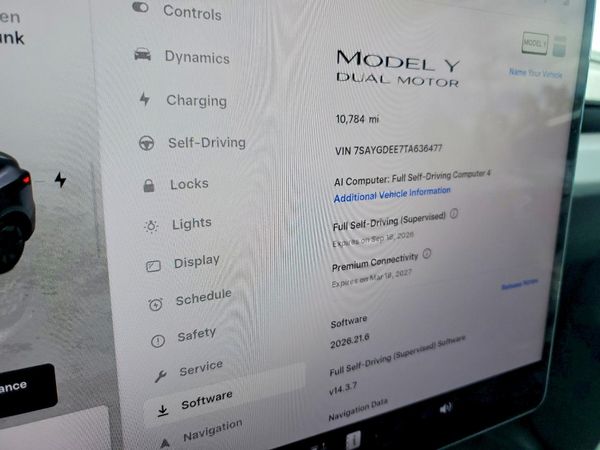 2026 TESLA MODEL Y