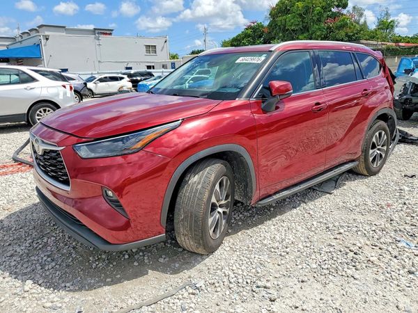 2022 TOYOTA HIGHLANDER