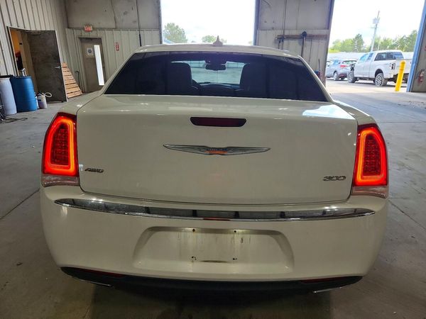 2015 CHRYSLER 300 Limited