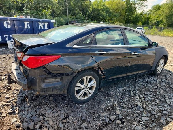 2012 HYUNDAI SONATA Middle level