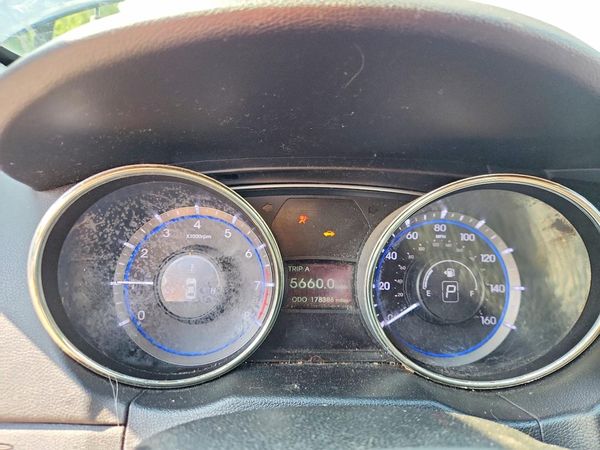2012 HYUNDAI SONATA Middle level