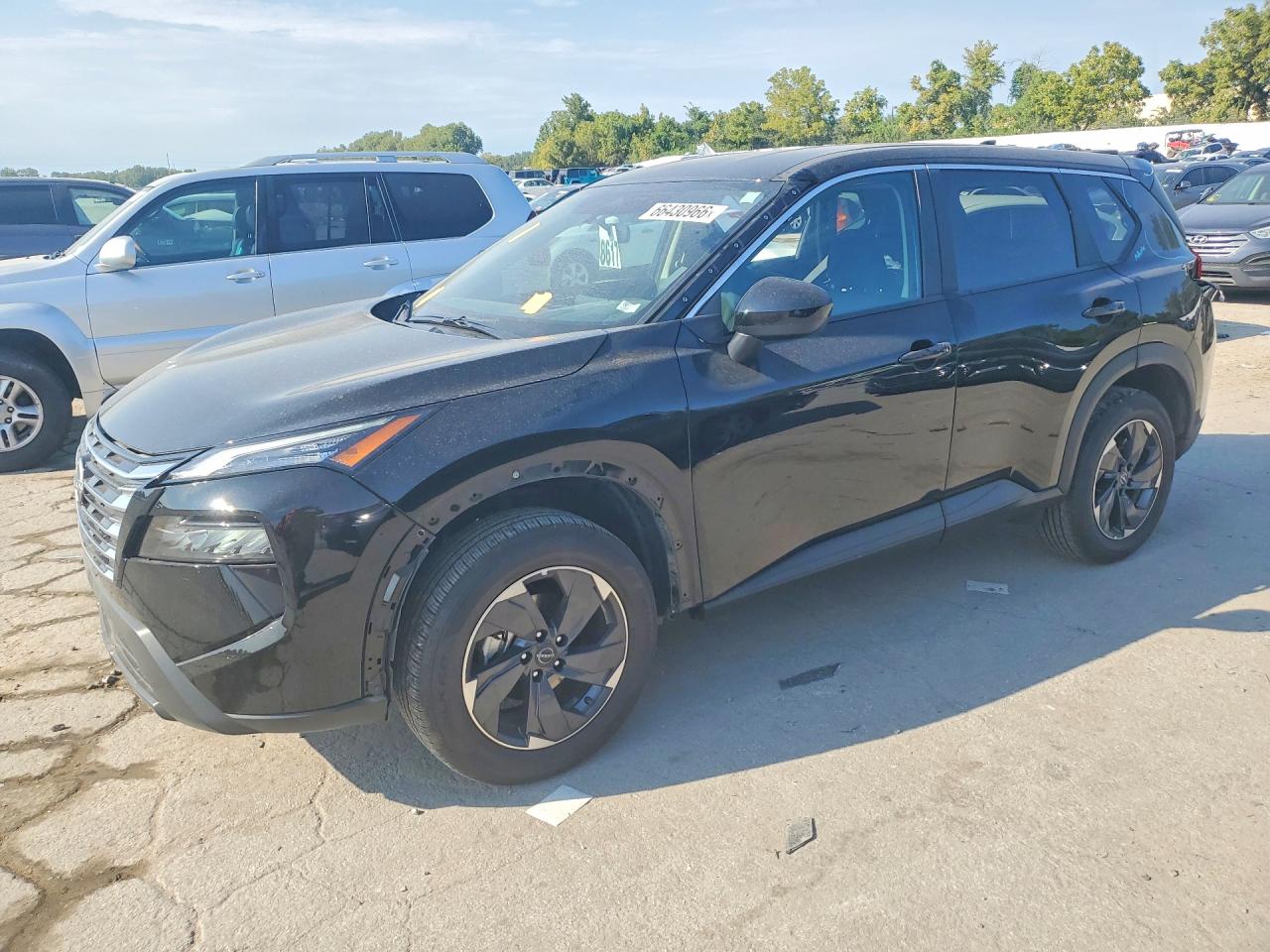 2026 NISSAN ROGUE SV — Front 3/4