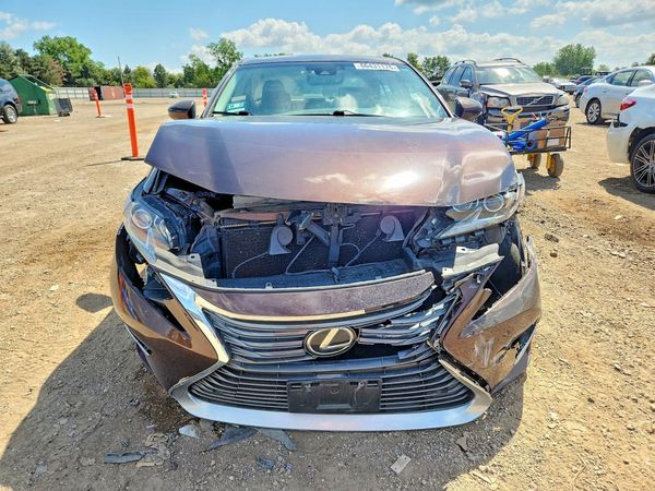 2017 LEXUS ES