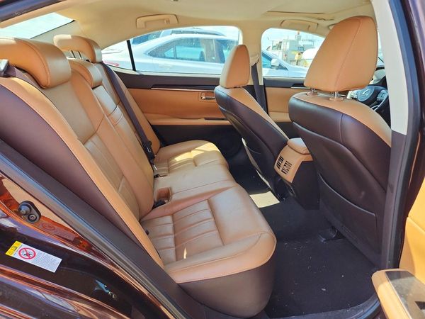 2017 LEXUS ES