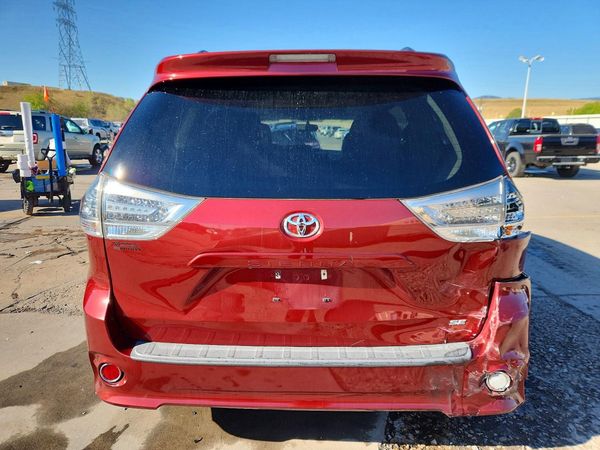 2013 TOYOTA SIENNA