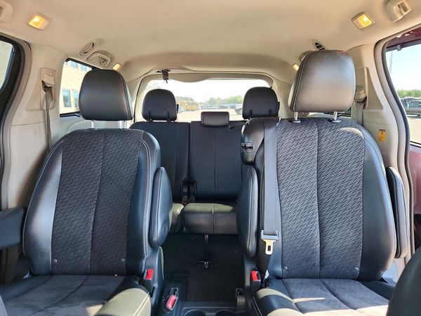2013 TOYOTA SIENNA