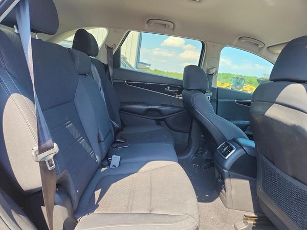2017 KIA SORENTO L, LX