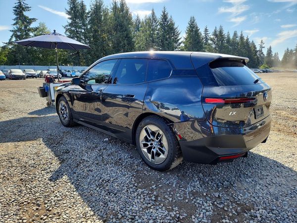 2022 BMW IX xDrive50i