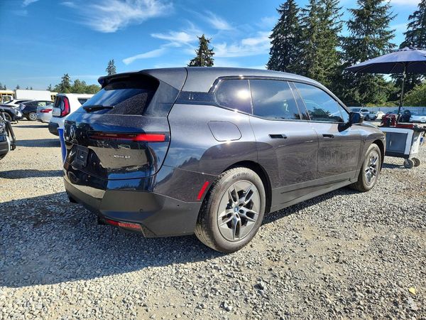 2022 BMW IX xDrive50i