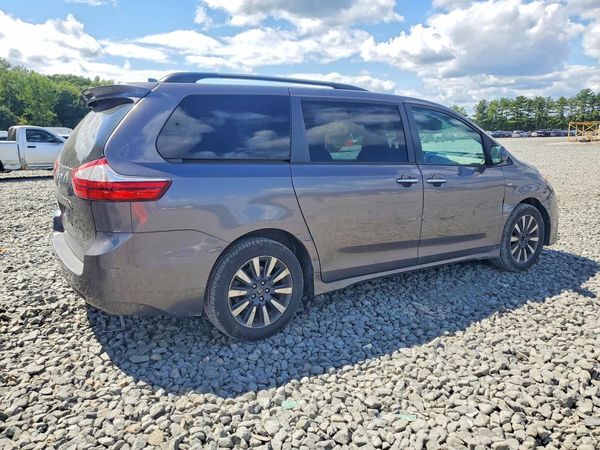 2019 TOYOTA SIENNA