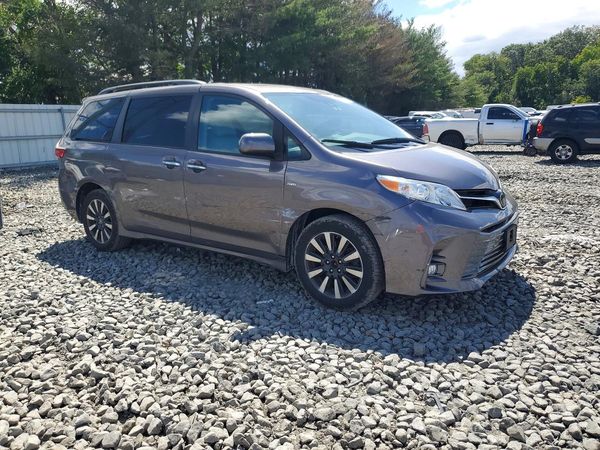 2019 TOYOTA SIENNA
