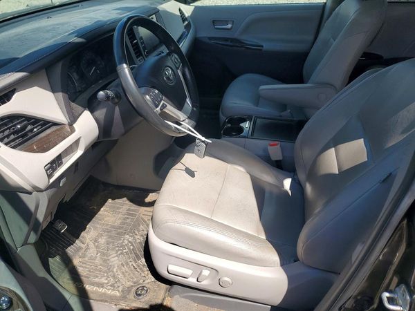 2019 TOYOTA SIENNA