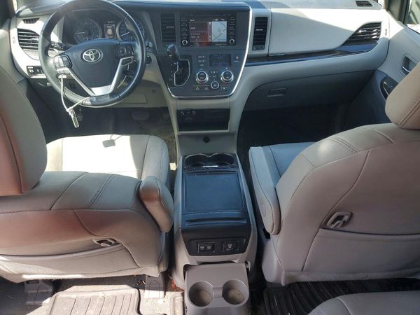 2019 TOYOTA SIENNA