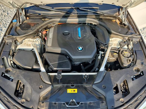 2023 BMW 530E