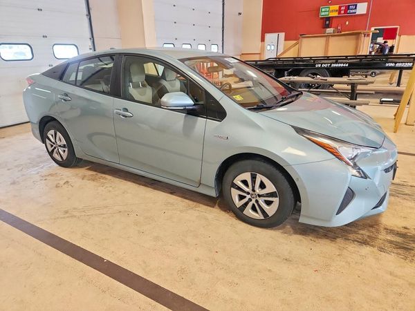 2018 TOYOTA PRIUS One/Two — Passenger 3/4