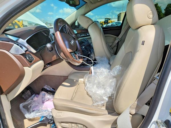 2016 CADILLAC SRX Luxury