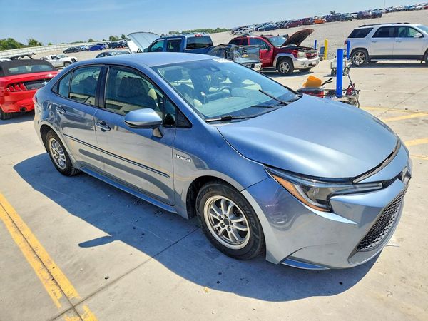 2020 TOYOTA COROLLA LE — Passenger 3/4