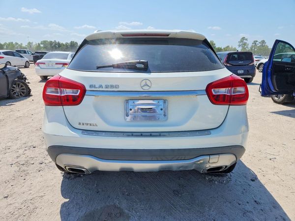 2018 MERCEDES-BENZ GLA
