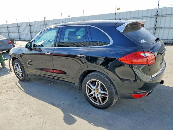 2014 PORSCHE CAYENNE
