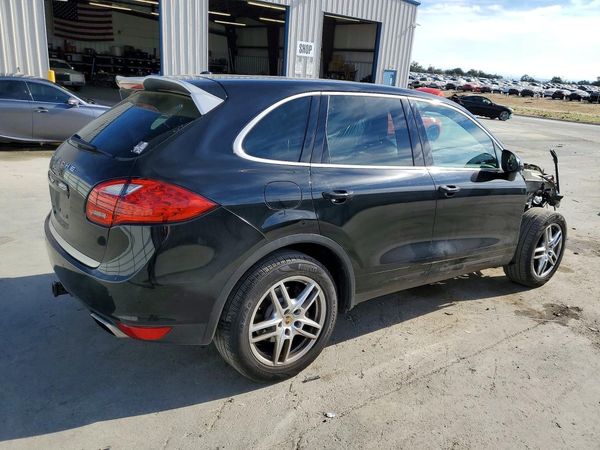 2014 PORSCHE CAYENNE