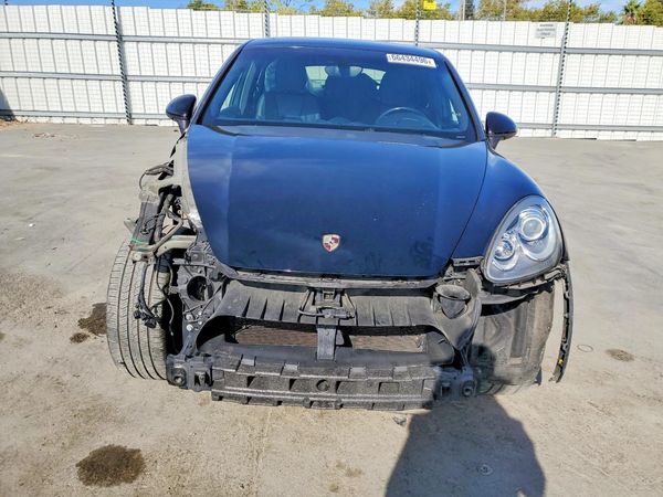 2014 PORSCHE CAYENNE