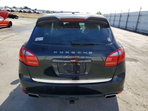2014 PORSCHE CAYENNE