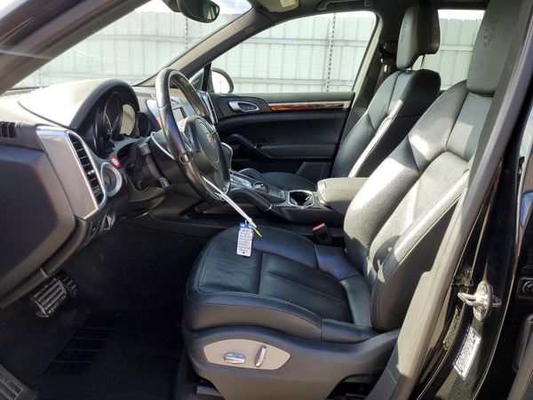 2014 PORSCHE CAYENNE