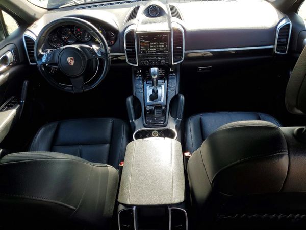 2014 PORSCHE CAYENNE