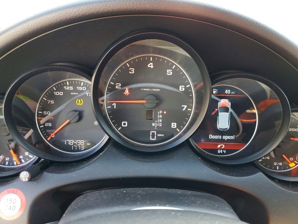 2014 PORSCHE CAYENNE