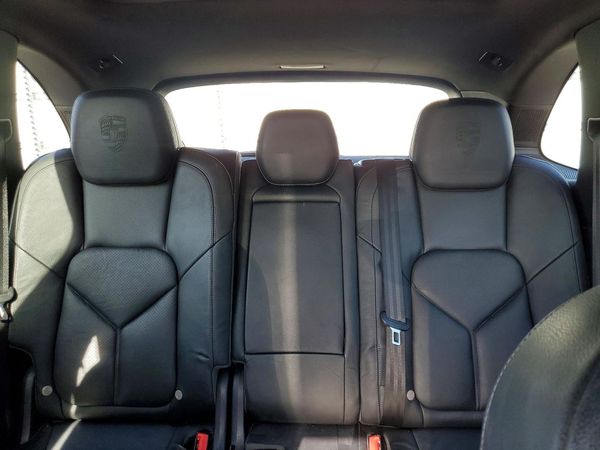 2014 PORSCHE CAYENNE