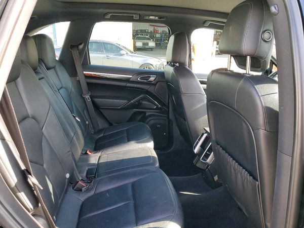 2014 PORSCHE CAYENNE