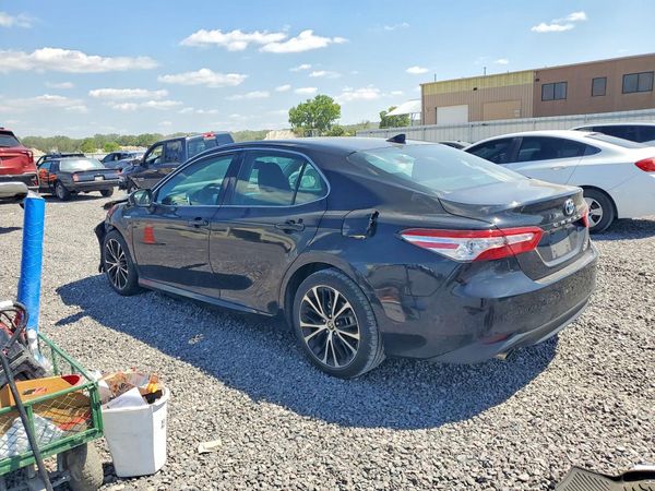 2020 TOYOTA CAMRY XLE