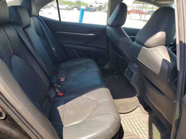 2020 TOYOTA CAMRY XLE