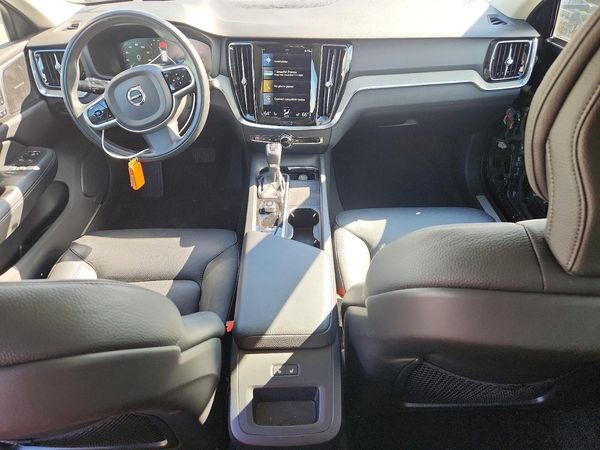 2022 VOLVO V60 CROSS COUNTRY Momentum (excl S60)