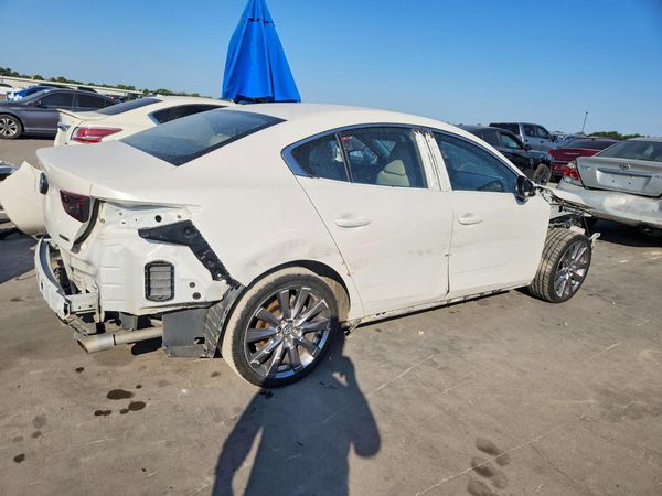 2019 MAZDA 3