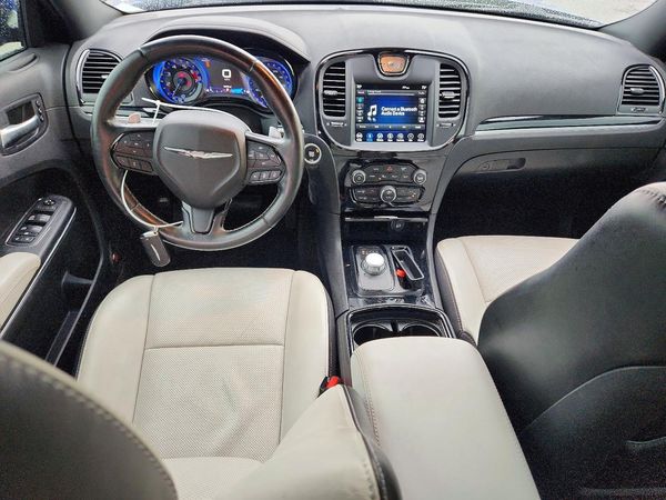 2018 CHRYSLER 300