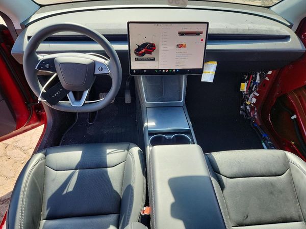 2026 TESLA MODEL Y