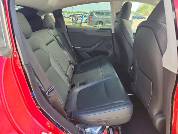 2026 TESLA MODEL Y
