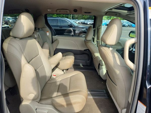 2017 TOYOTA SIENNA