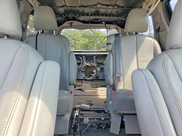 2013 TOYOTA SIENNA