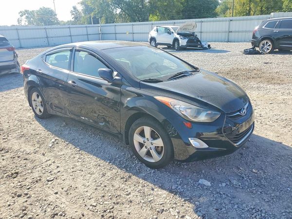 2013 HYUNDAI ELANTRA