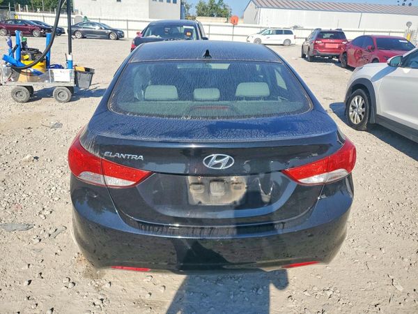 2013 HYUNDAI ELANTRA