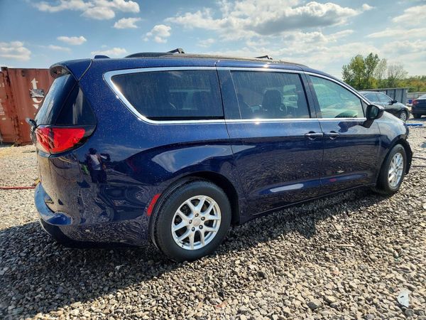 2020 CHRYSLER VOYAGER