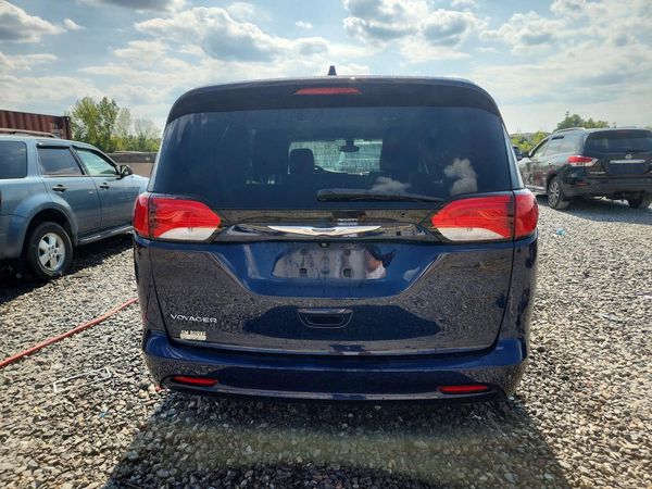 2020 CHRYSLER VOYAGER