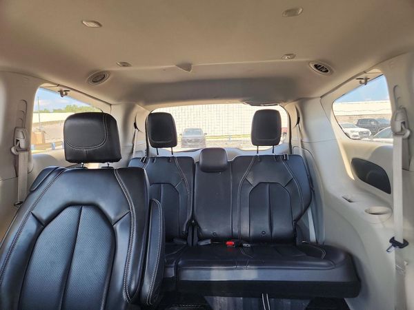 2020 CHRYSLER VOYAGER