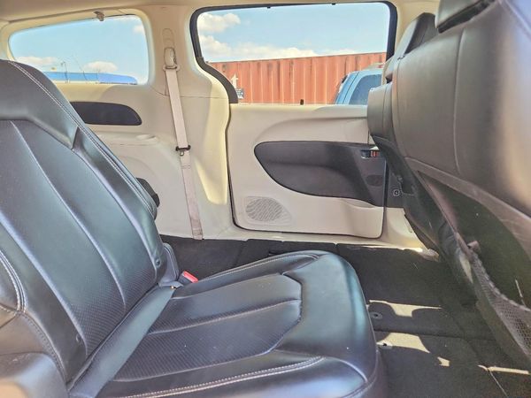 2020 CHRYSLER VOYAGER